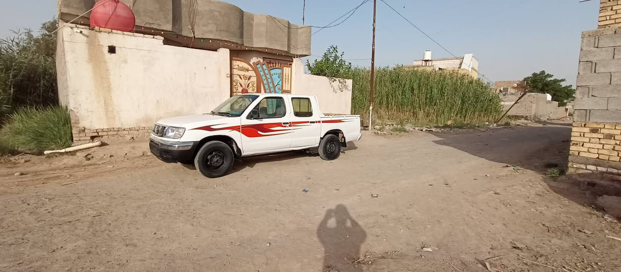 نيسان موديل ٢٠٠٣ للبيع مال مزاد سيارة مكفولة شاصي وكير ومحرك حداديه جديده باتري جديد مصبوغة عام 
سعرها ٥٢ ذي قار قضاء الرفاعي اتصل على الرقم *********** الرفاعي, ذي قار
