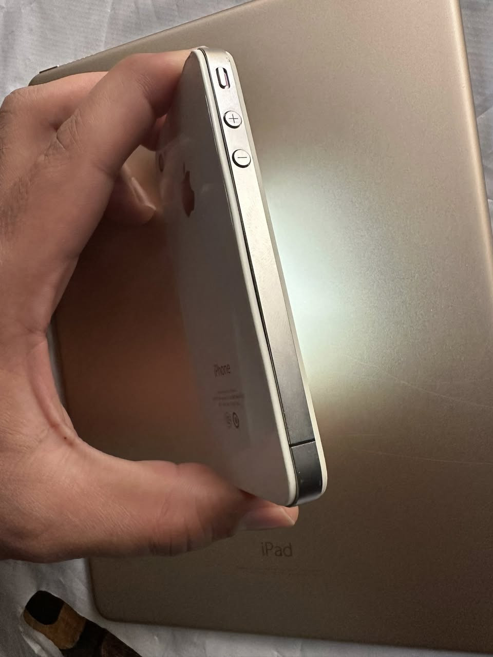 ايفون ٤ ios7 شغال خط .للحجز خاص


**إذا كنت صاحب هذا الإعلان وتريد حذفه لأي سبب، رجاءا أرسل رسالة إلى الدعم الفني**