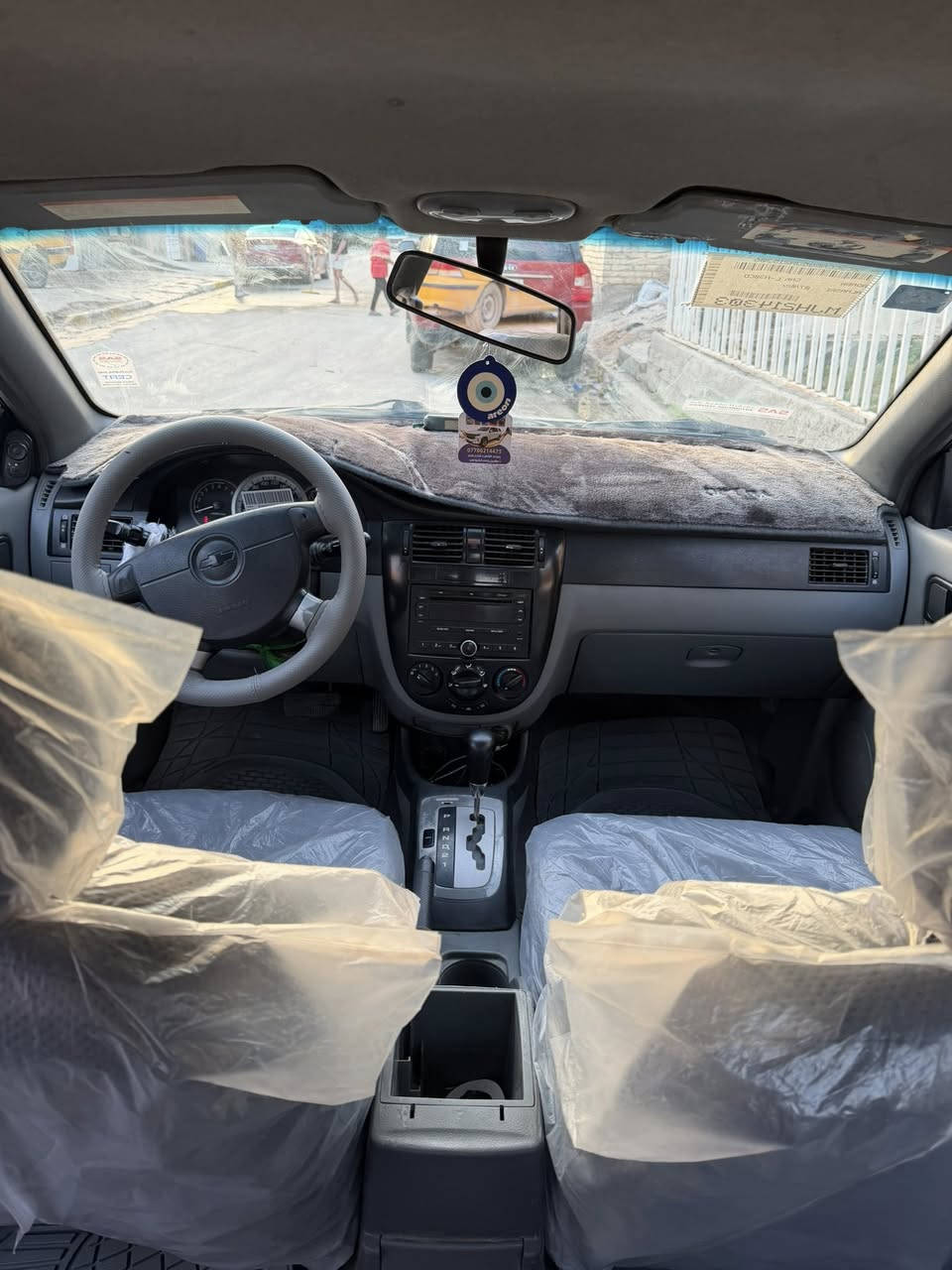 سلام عليكم اوبتره  موديل 12 شركه العامه سياره مكفوله من عده الهلاالات مالتهه بيهم خياس مكفوله كفاله عامه من ضربه ما بيهه دواخل سياره ستعمال شخصي ما متعوبه سستم سماعات سنتر للوك سياره تصرف عليهه بس شمعه وحده جهت صدر تخم تاير جديد 
القماره وكعه عليهه طابوكه كد شبر بيهه معجون سياره كولهه شرحتهه كدامك حته من تجي وتشوفهه نفس الكلام الي ذاكره بل منشور سعر السياره 85 وبيهه مجال حك جيه ممتواجد على نت هاتف فقط *********** مكلف بل نشر
