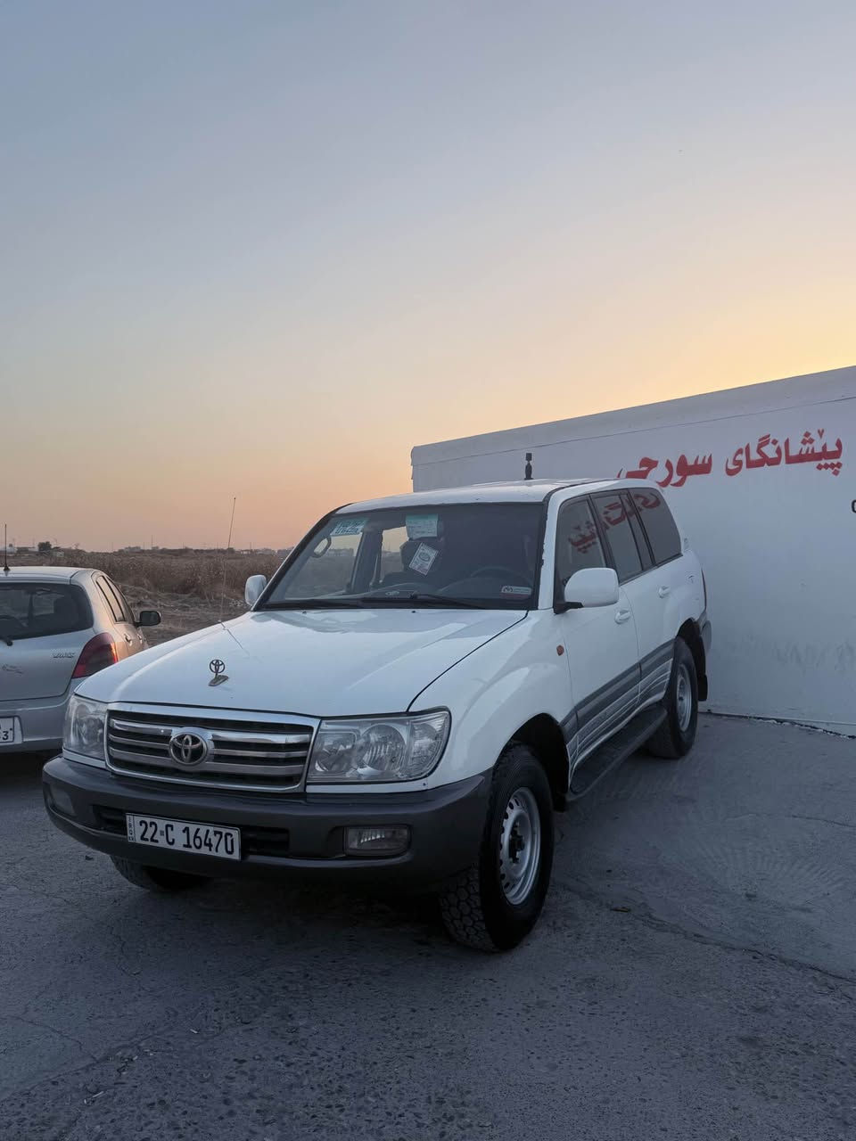 مۆنیکای ٢٠٠٤ تەحویل ئەسڵ سەیارەکە تۆماتیکە شورتەی بوە سبوخ عامە پیش و پشت لیدانی نیە غازو بەنزینە  سەیارەکە جاهیزە یەک دینار مەسرەفی تیدا نیە گیر مەکینە تەبرید بەشەرت ٤تایەی تازەی لە ژێرە نرخیشی ١١٠ مەجال لە هەولێرم *********** أربيل, العراق
