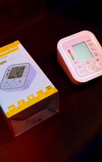 جهاز قياس ضغط • مناسب لكبار السن • توصيل مجاني