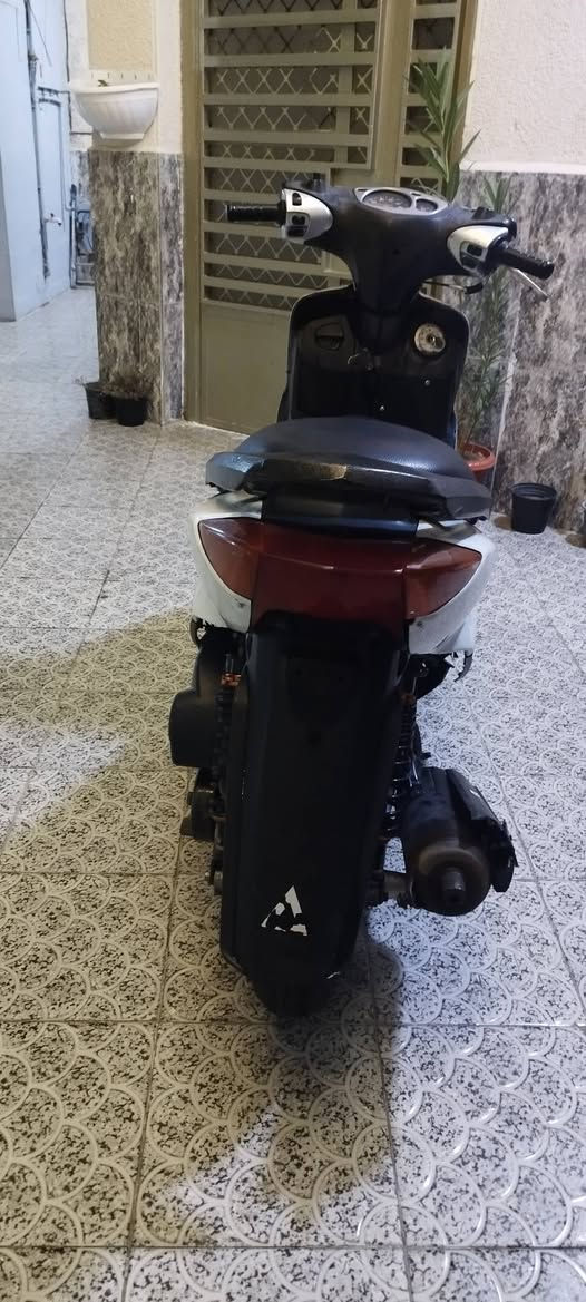 سكنس نثيه للبيع او مراوس نضيف بس بيه نقص القبق مال هندر والكج مال سرعه واكف والكفرات صفاح ما بيها و هاهيه كهربائية كلها شغاله السعر ٣٥٠ وبيها مجال


**إذا كنت صاحب هذا الإعلان وتريد حذفه لأي سبب، رجاءا أرسل رسالة إلى الدعم الفني**