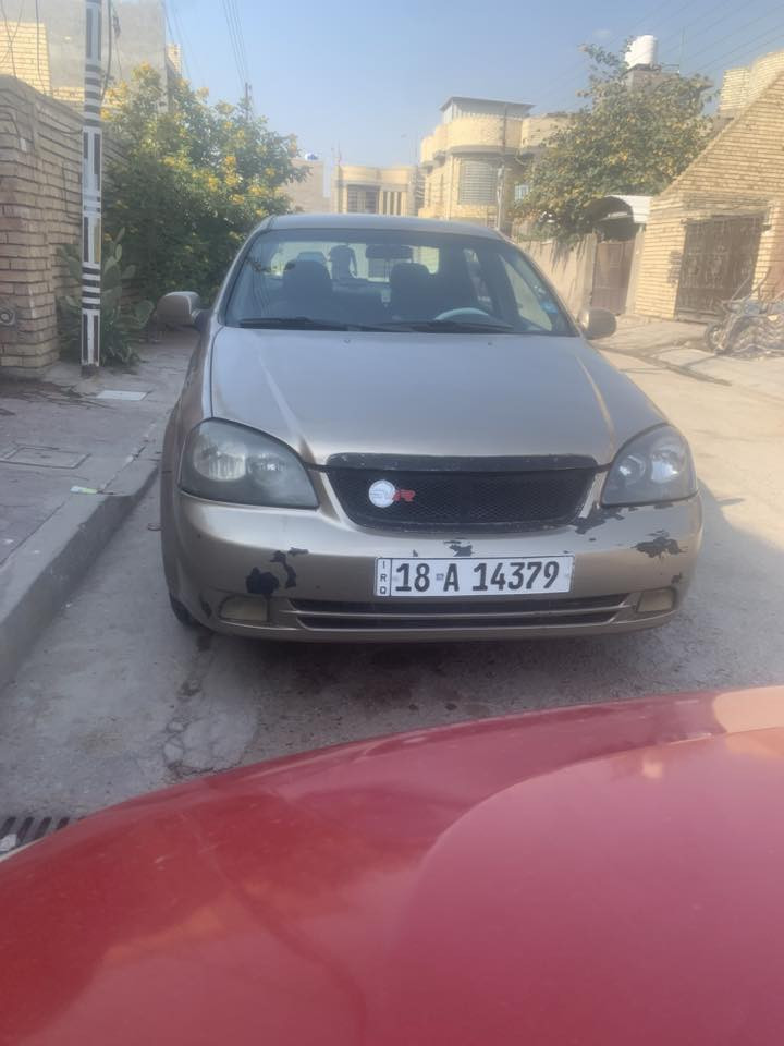 اوبترا موديل 2005 
كير اوتو سياره مصبوغه عام 
تدفئه تبريد تخم تاير صدر جديد 
كير ومكينه بلجيس تجي وشوف بعينك 
رقم بابل انكليزي باسمي بيها ملاحضات بسيطه 
سعر ب52 وبيها مجال مكان بغداد 
***********
رجائاً مايعجبك سعر اعبره وجماعة 40 لاتعلق وتضل تكسر بسعر
