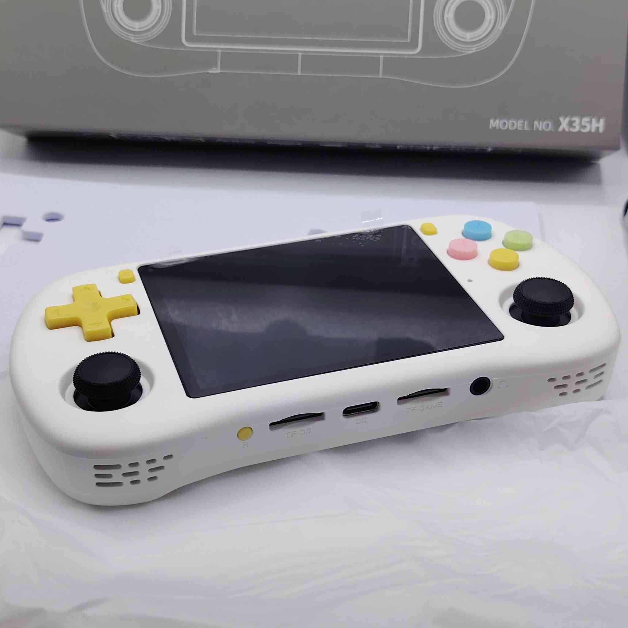 اتاري جديد غير مستخدم فقط مفحوص فارغ بدون العاب

 يشغل العاب هاي الأجهزة بلايستيشن: يدعم PS1 بشكل ممتاز، ويشغل بعض ألعاب PSP الخفيفة.
نينتندو: يشغل ألعاب N64، SNES، NES، بالإضافة إلى أجهزة المحمول GBA، GBC، و GB.
سيجا: يدعم Sega Genesis (MD)، وألعاب Dreamcast (بأداء متفاوت).
أجهزة الأركيد: يدعم أنظمة MAME، NEOGEO، وسلسلة CPS (1, 2, 3).
السعر 55 الف


**إذا كنت صاحب هذا الإعلان وتريد حذفه لأي سبب، رجاءا أرسل رسالة إلى الدعم الفني**