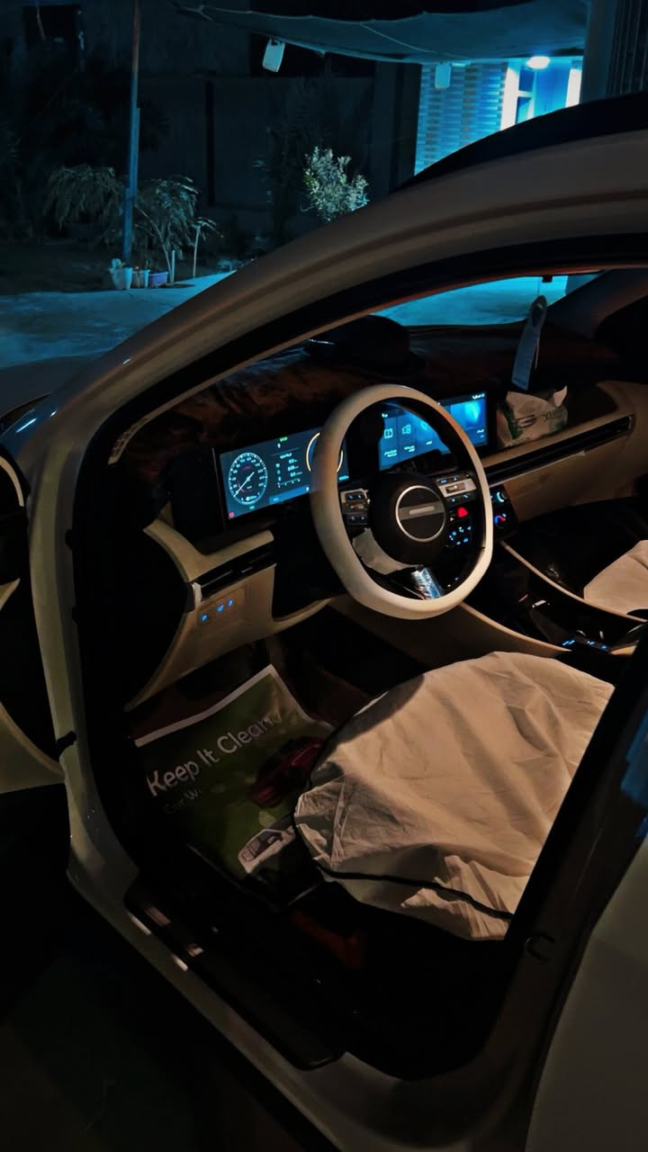 توكسان 2025فول عده الفتحه
خليجي محرك 2000دوش
كفاله عامه من كلشي. بعدها ع وضع الشركه 
ماشيه 17000
سعرها 233وبيه مجال بسيط 
مكان الانبار  هيت 
***********
