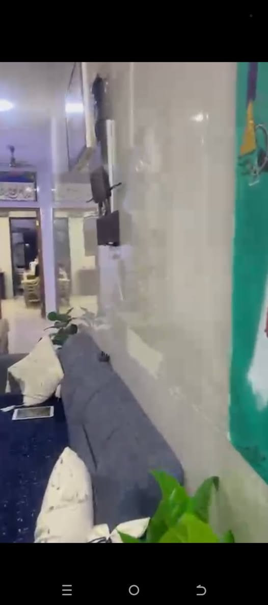 بسم الله الرحمن الرحيم
مشتمل للبيع
مساحته ١٣٧متر  
واجهه ٥
📌الموقع المشتل الزيدي قرب شارع المطبك
بناء حديث٢٠٢٥
البيت مدخلين
يحتوي على استقبال حولي  مطبخ حار بارد
خدمات
الطابق الثاني يحتوي على خدمات  غرفتين وحده سؤيت  بالكونه
الطابق الثالث يحتوي على حولي كبير غرفتين  نوم وحده سؤيت  
البيت طابو صرف 
للاستفسار الاتصال وتساب *********** 
شاهينه
