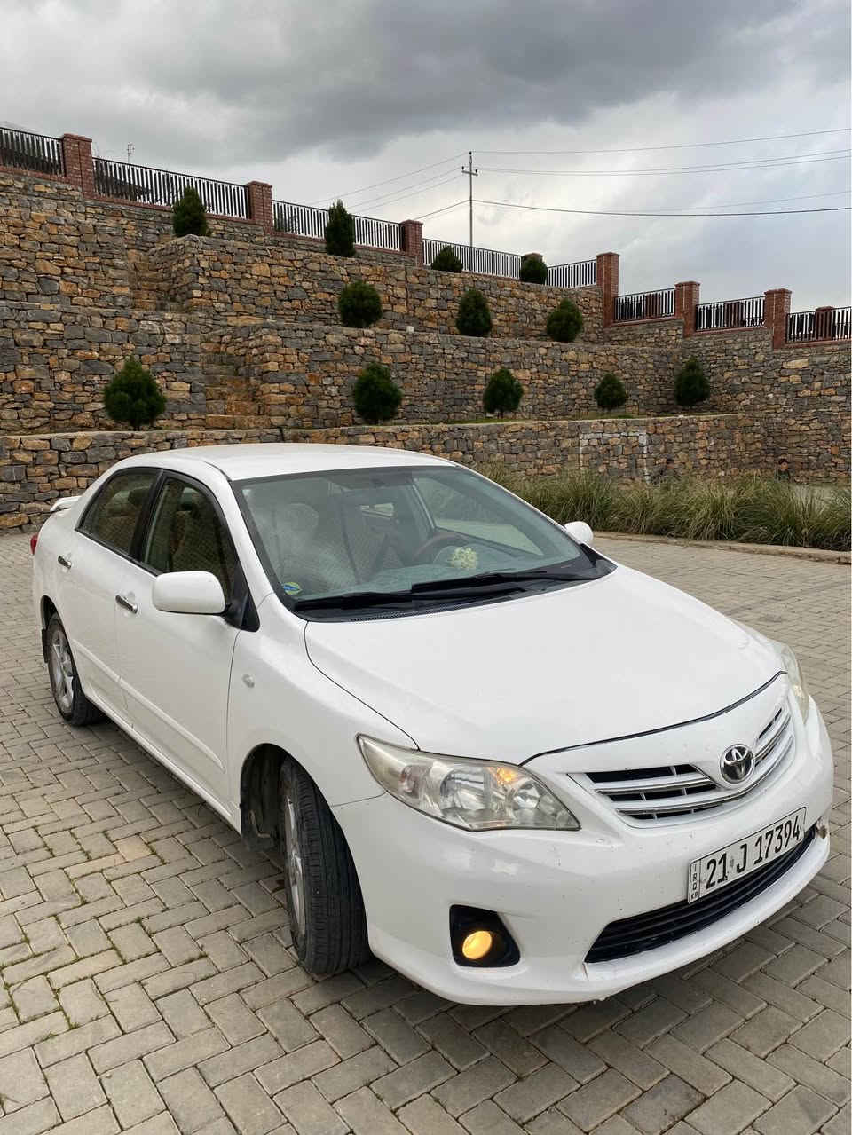 سەرەتا بە ناوی خوای گەورە و میهرەبان

فرۆشتنی خێرا

تۆیۆتا کرۆلا یابانی

مۆدیل ٢٠١٢

مواسفات خلیجی XLI تۆماتیکە و چوار جام کارەبایی و قفل مرکزی و تەبرید گەرم و سارد و حاسەیە و ویل کەپە و دەبل گیچ و دەبل ایرباگ و زۆر مواسفاتی تر..!

نموونە لە جوانی و پاکی

گیر و مەکینە و کارەبایی و تەبرید و تەقە و رەقە و تندوتۆلی بەشەرت

چرکەی تیدانیە

مەکینە ١٦ 

گیر و مەکینەی بەشەرت نەکراوەتەوە برخوی بانەدراوە

سەیارەکە یەک دەستە

هەموو گیانی لەسەر دەقی بیلادی ماوەتەوە

دەعامی بۆ دەعامی بەشەرت بۆیاخی نیە و سۆنەریم داناوە

پیش و دوای کەپسە و سەقف و شان و چواردەوری شوشەیی

١٨٠ هەزار کیلۆمەتر حەقیقی رۆشتووە

٤ تایە و ویلی لۆکی بیلادی لە ژێرە

کامل سیرڤس کراوە و دیناریک مەسرەفی نیە

رەقەم و سەنەوی و ژینگە و بانی تا کۆتایی ٢٠٢٨ تازەیە بە ناوی خۆمانەوەیە و تەحویل و خرامە و بە ناوکردن بەشەرت

ناو دەری زۆر جوان و پاک ماوەتەوە

ماڵی دۆستە و دیناریک مەسروفی نیە

بۆ عەیب و عار پرسیار مەکە.!

شوین// هەڵەبجەی شەهید

سعری// ١٢٦ گڵا و مجالیکی برایانەی تیدایە

ئاسیا ***********

کۆرەک ***********

واتساب و تیلگرام و ڤایبەری لەسەرە.! حلبجة, السليمانية
