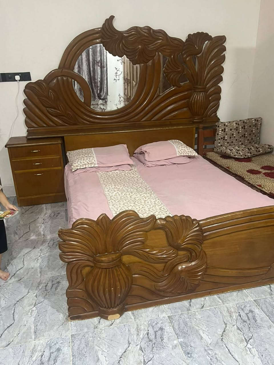 نظافه كدام العين السعر 400  العنوان ناحيه القياره ***********
