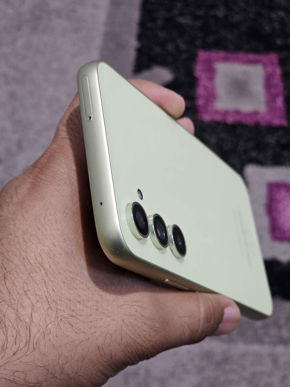 موبايل كلكسي A54 5G  شرق اوسط دبل شريحه عربي ذاكرته 128 والعشوائيه 16 
معالج Samsung Exynos 1380
 ببجي 60 فريم فول سلاسة 
يدعم الشحن 25W واط  كامل ملحقات عدا الكارتون 
نظيف كلش ومكفول من كلشي

سعر خاص 
 مكاني نجف رقمي *********** النجف, العراق
