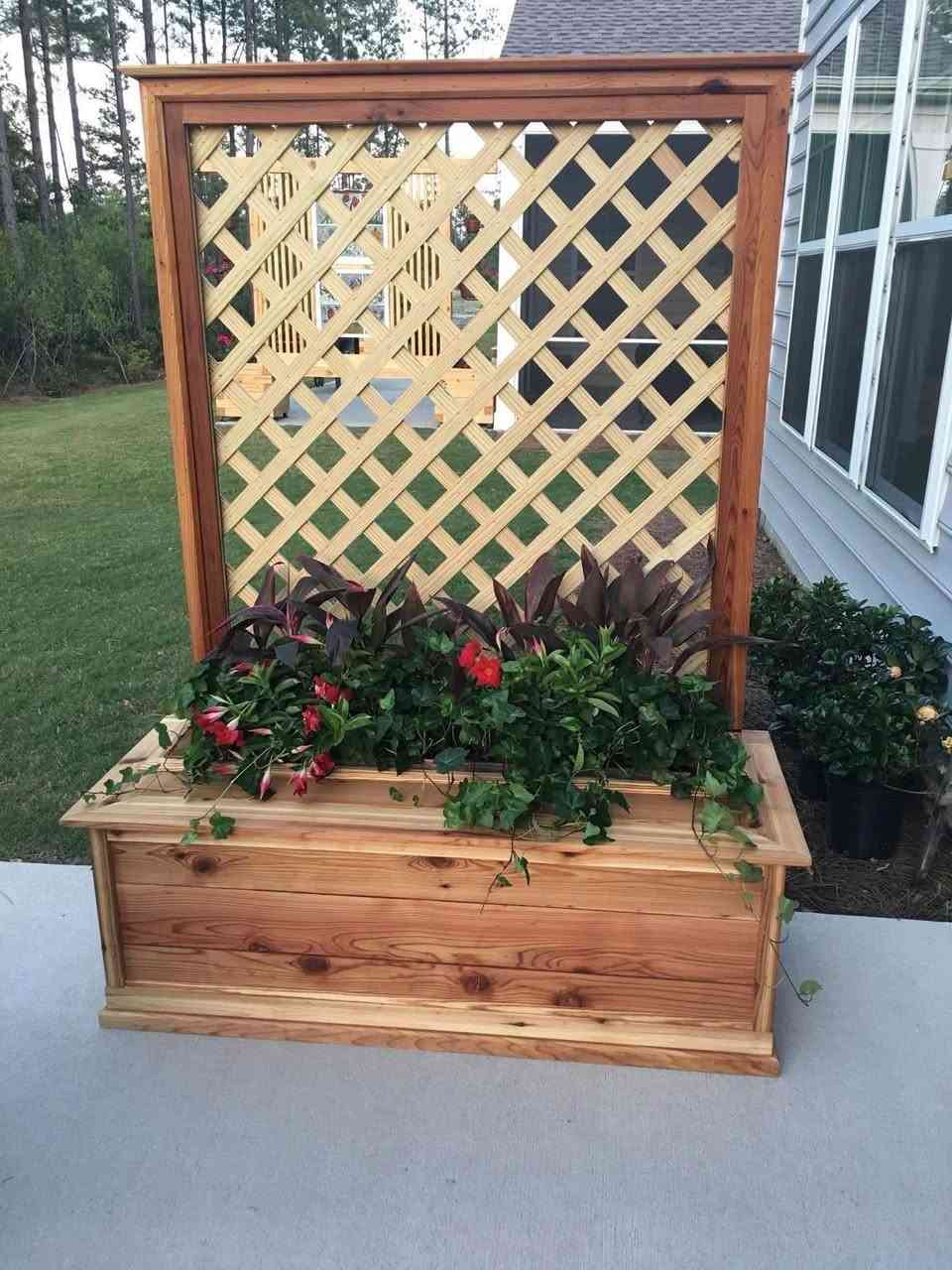 صنعت بحب💜 
الى عشاق الديكورات الخشبيه
وجلسات الخارجيه  
يتوفر  بكول الاشكال والاحجام 
للحجز دايركت 
موبايل ***********
