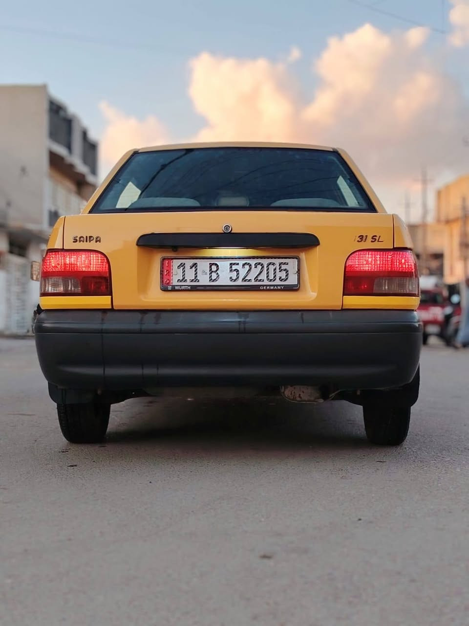 السلام عليكم سايبه مديل 2012سياره بلاديه لاضربه ولا صبغ بيهه جاملغ مبدل فقط مكينه خيط بخار بدون صرف 
صدر جديد تخم تاير جديد بريك جديد شاشه كامره دواره 
نوزلات جدد بلكات جدد مشط ستيرن وبور جدد سياره متعوب عليهه كلش كهربائيات كلهه شغاله شلع 
سعر 30وبيهه مجال حق الجيه ***********بغداد الشعب
