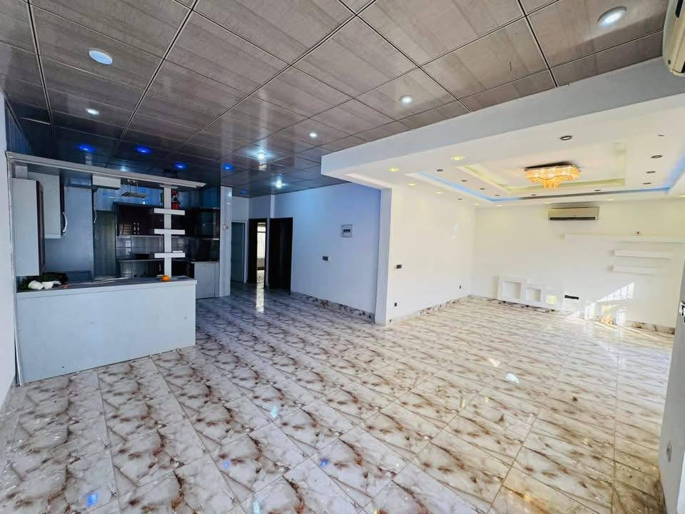 بيت للبيع في لاوان ستي 200 متر 
 2 غرف نوم
استقبال
صالة
مطبخ 
صحيات
حديقة وكراج
تمليك طابو تحويل مباشر باسم كل عراقي الجنسية 
السعر: https://t.me/ahmadmuftah199
___________________
خدمات ممتازة من كهرباء وماء وتنظيفات ومواصلات ( باص وتاكسي )
ويتحول الى اسم كل عراقي 
___________
خانوو بۆ فرۆشتن لە #لاوان_ستى
200 مەتر
2 ژووری نوستن
دیوەخان 
مەتبەخ 
هۆڵ
گەرماو
****
للاستفسار :
***********
***********
8/20
