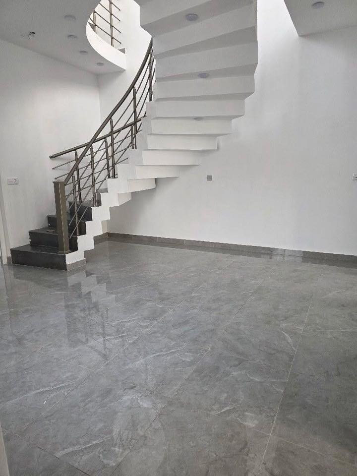 شقة للأيجار في شفتة
تتكون من استقبال ومطبخ وصالة وغرفتين نوم 
بناء حديث ، خدمات كاملة ، تصميم عصري 
موقع :- شفتة / شارع المفوضية 
للاستفسار الاتصال ع رقم ***********
