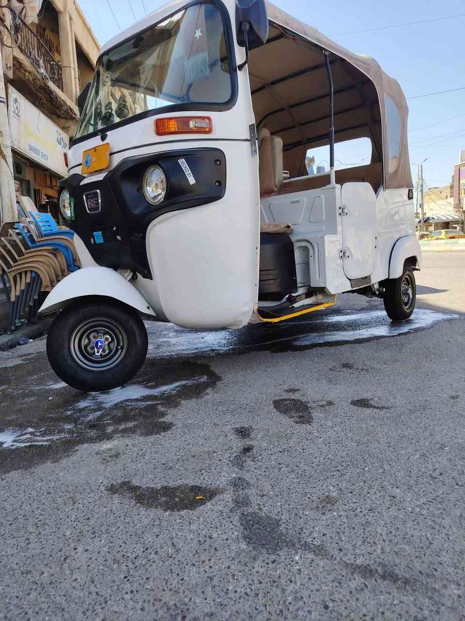 السلام عليكم تكتك للبيع ٢٢شهر4رقم ذيقار نكليزي بيهه لغد صبغ والثاني بارد مكانى رفاعي مكينه مجفته مره واحده بس ***********
