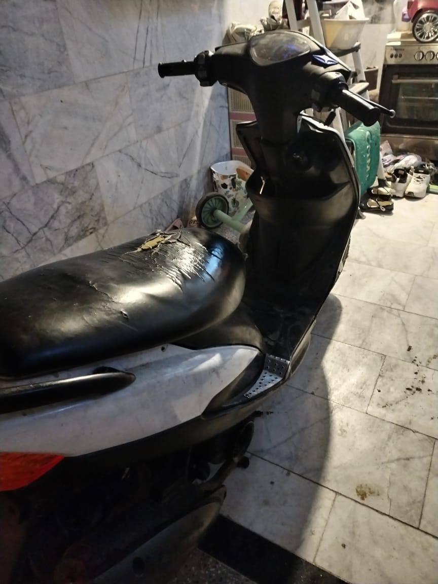 دراجه ماكس عدله 
الدراجه قويه اتشك الساعه 
بوشه ٥٥
كله شغال كهربائية شغاله كلهن
سعره ٥٥٠ وبيه مجال 
كربلاء حي السلام خلف الدفاع المدني 
*********** واتساب
