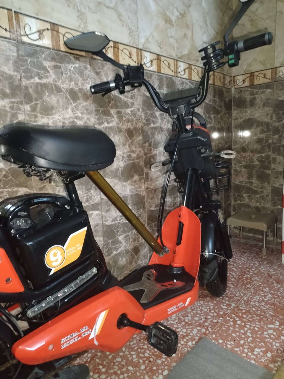 سلام عليكم بايسكل شحن للبيع اربع بطاريات بس ما فاحص بطارياته اسويج بصمه تشغيل كارت سعر 300 وبي مجال عنوان كركوك دوميز شراي يتصل *********** واتساب فقط
