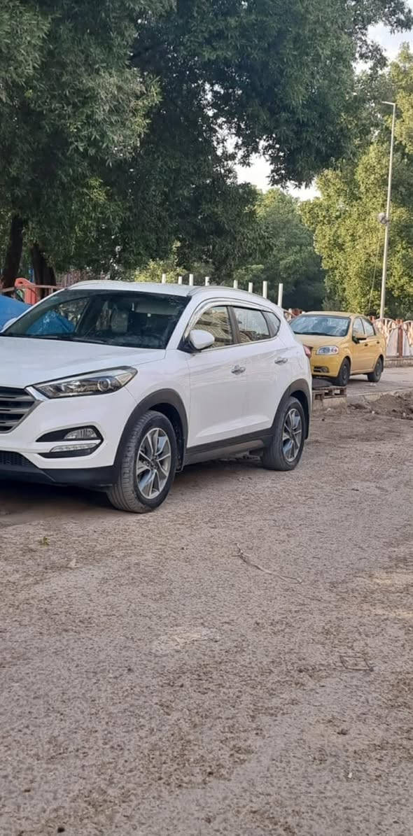 توسان 2018  خليجي مكفوله بيها فقط الچاملغ الامامي من جهه الصدر مبدل بلادي مال شركه ما يبين بس بالسونار 
ماشيه 112 الف
لد نهاري 
حساس خلفي 
تبريد قطعتين
وباقي المواصفات معروفه
انظمه قياده 
اشاير بالمري
مكاني حله بيع فقط
183 وبيها مجال حك الجيه
***********
