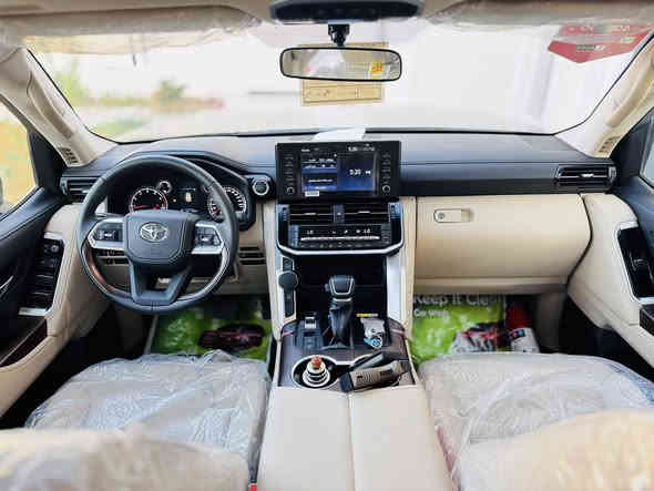 ﷽
بسعر مناااااااسب جداً 
‏‎سلام عليكم 
 للبيع او مراوس 🌹
� لاندكروز بريم 2024 GXR -Limited 🌟
🔹 المواصفات العامة:
 • موديل: 2024 
 • المكينة: 4000 CC تنفس طبيعي 
 • ماشيه  فقط 0 كيلو – زيرو
 • رقم بغداد بأسمي 
 • مكفولة من كلشي حته من الجكة 
مغلفه PPF بالكامل 
حته الجام تغليف اصلي ابو الضمان 
🔹 الرفاهية والتجهيزات:
باب خلفي كهرباء 
كراسي كهرباء 
4 كامرات 
شباك LED 
3شاشات ام التطبيق 
كراسي تدفئة 
مري شفط 
شاحن لا سلكي 
سايد بريك دكمة 
اوتو هولد 
3 قطع تبريد
 • تبريد  للكشنات الأمامية 
 • شاشات خلفية
 • نظام تحكم منفصل بالتبريد للمقاعد الخلفية
 • شاشة وسطية كبيرة ونظام صوت فاخر
 • فتحات USB، بلوتوث، أنظمة أمان حديثة
🔹 الحالة:
✨ سيارة للذوّاقين فقط 
🚗 السيارة زيرو تماماً                         

لاستفسار الاتصال ع الارقام التالية 📲📲
             ‏ (  ***********   )
