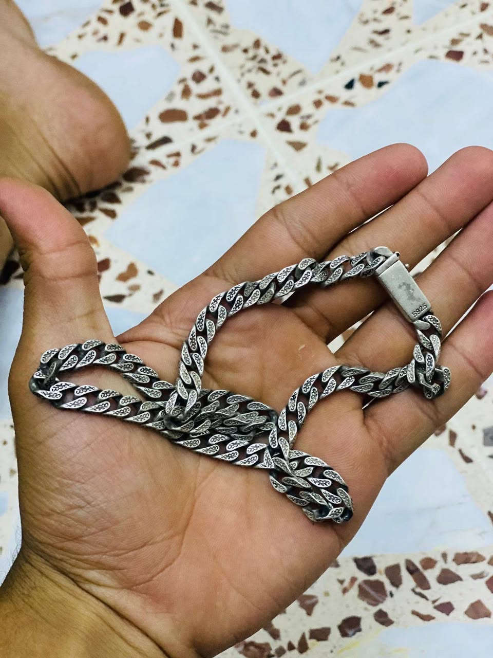 زناجيل عدد 2 

زنجيل كارتير 

وزنهن 87 غرام 

سعر الغرام وتساب 

***********
