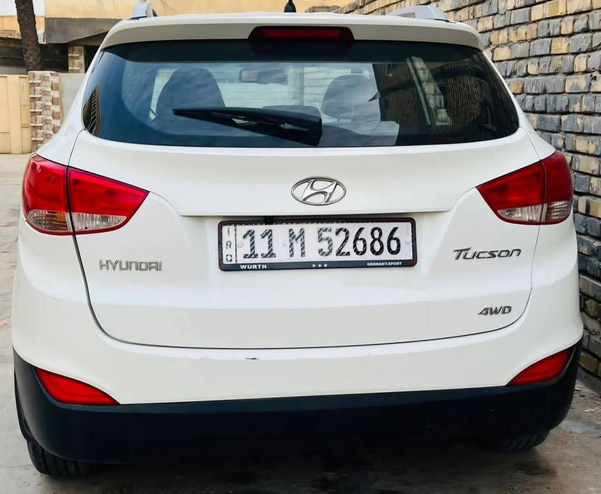 السلام عليكم البيع نقد ***********
توسان 2012 خليجي مكينه 2400 دوش 

رقم بغداد انكليزي تحويل مباشر 

سياره جديده كلش ماجناي مانقص برغي 

ودخل جلد جوزي  تخم تاير حداديه امامي خلفي جدبد

سنار كدامك طخات بصيطه 

مكان السياره بلكوت مركز مدينه الاستفسار اكثر 

***********
