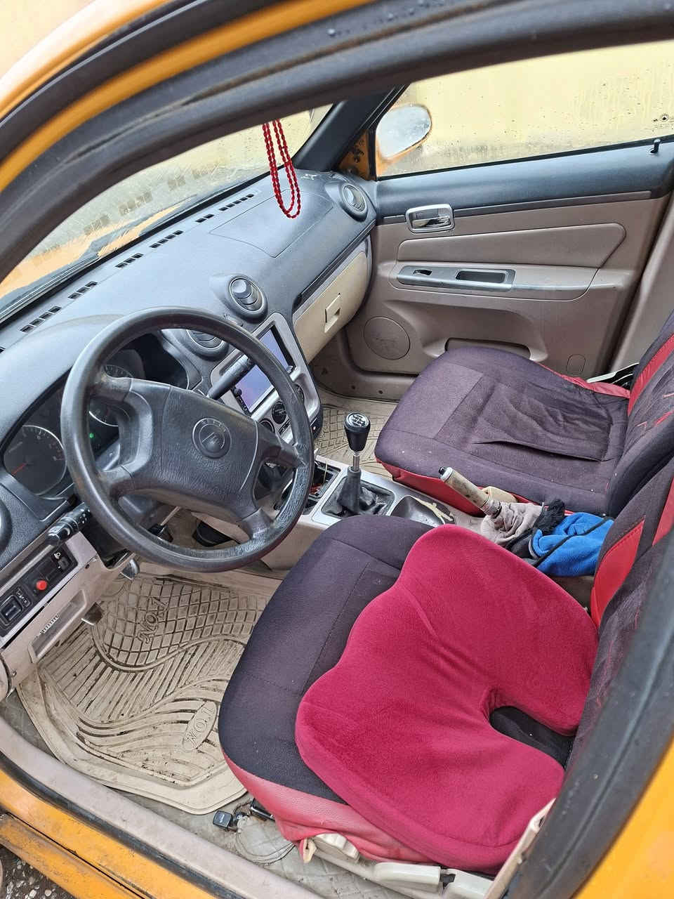 السلام عليكم عندي سكي للبيع موديل ٢٠١٢ رقم نينوى دولي باسمي شرط التحويل تكسي هيئه صفر  غرامات صفر مصبوغة حزام جماليه سياره جاهزه طخم تاير جديد  بس المحرك بي صرف   السعر ٤٣ ورقة وبي مجال. الاتصال على ***********
