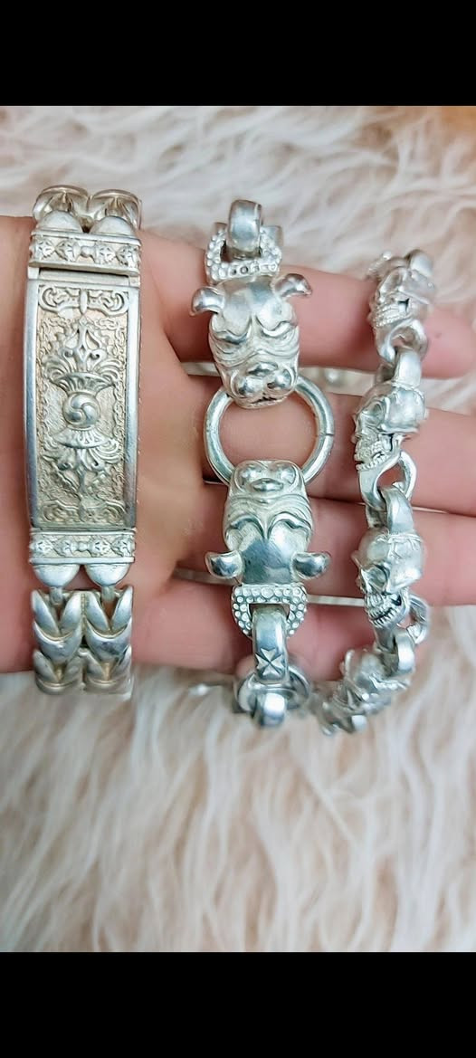 للبيع سوارات فضة استرليني مال بالة مختوم 925 وزن ثقيل وخشنات الشراي الي على باب الله يراسلني خاص ويتدلل


**إذا كنت صاحب هذا الإعلان وتريد حذفه لأي سبب، رجاءا أرسل رسالة إلى الدعم الفني**