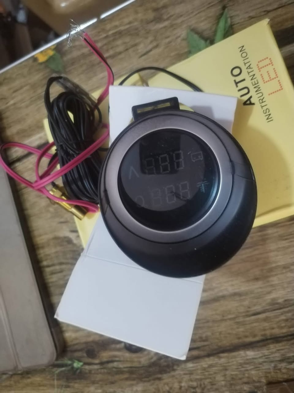مقياس رقمي 2 في 1 للسيارات والشاحنات، يقوم بمراقبة درجة حرارة الماء والجهد الكهربائي.يتميز بشاشة LED زرقاء واضحة تعرض درجة الحرارة بالدرجة المئوية والجهد بالفولت في الوقت الفعلي.يعمل على أنظمة تيار مستمر بجهد يتراوح بين 9 و 36 فولت، مما يجعله مناسباً للمركبات ذات الـ 12 فولت و 24 فولت.تتضمن المجموعة مستشعراً لدرجة الحرارة بقطر 10 مم، وهو مصمم لسهولة التركيب.


**إذا كنت صاحب هذا الإعلان وتريد حذفه لأي سبب، رجاءا أرسل رسالة إلى الدعم الفني**
