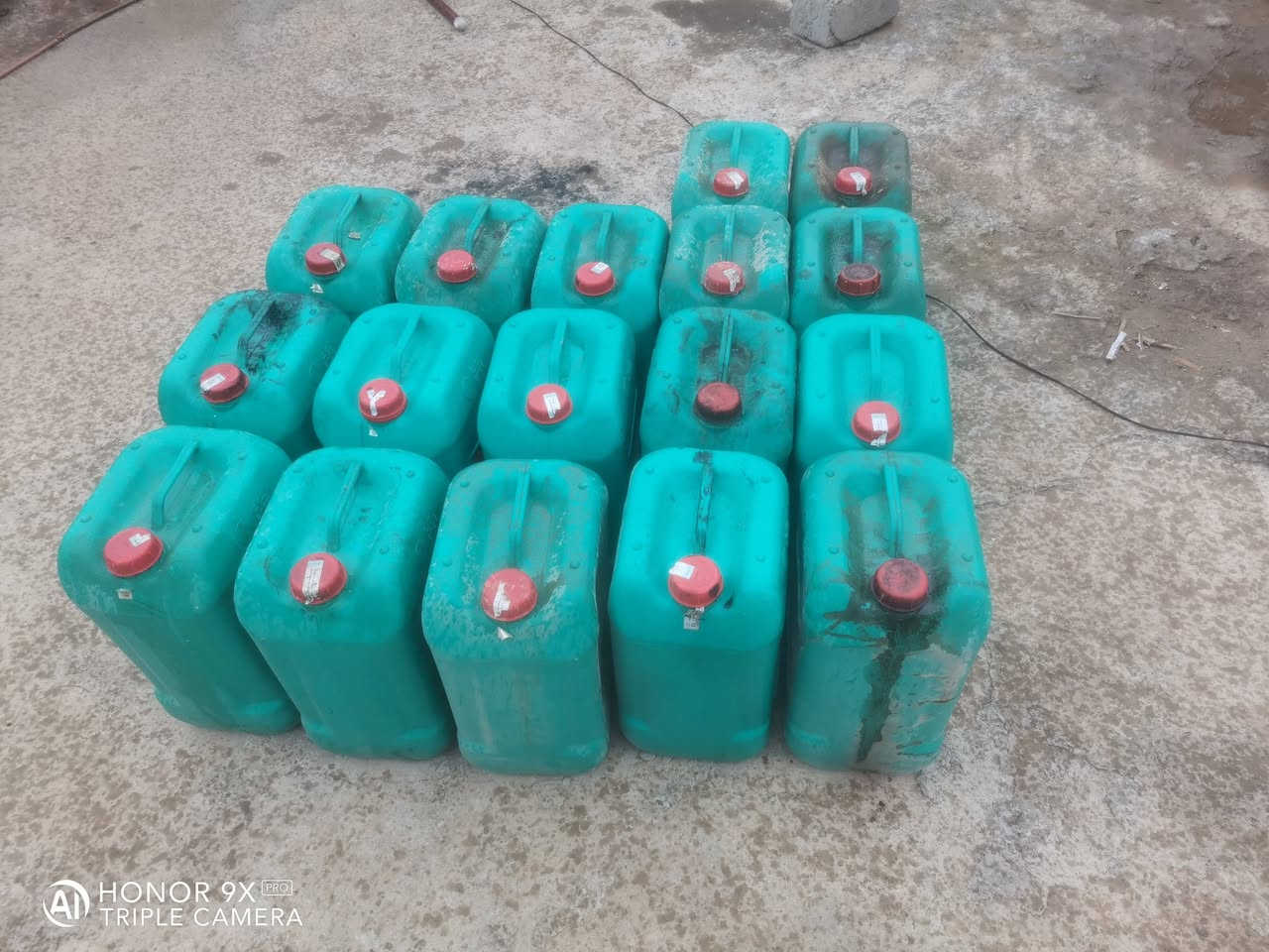 السلام عليكم متوفر 17 جلكان للبيع سعر الجلكان الواحد 2.500 المكان موصل الجديده ***********
