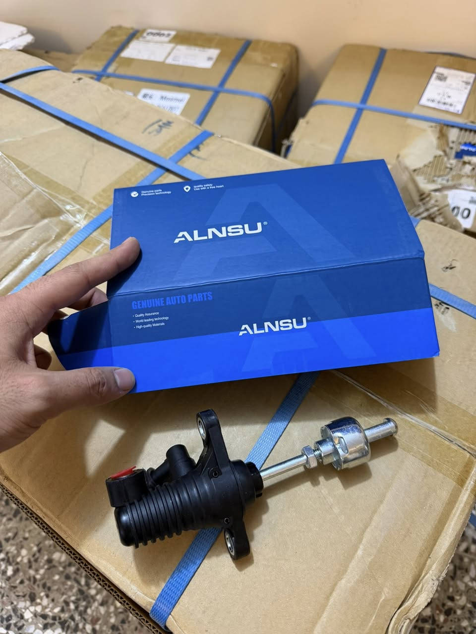 السلام عليكم
متوفر عنبر كلچ وعنبر بريك هايسه اصلي صيني درجة اولى كمية 
للاستفسار
***********
