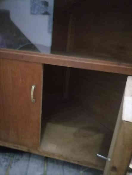 السلام عليكم ميز نضيف للبيع مكاني كربلاء حي العسكري قرب جامع ال عمران ***********
