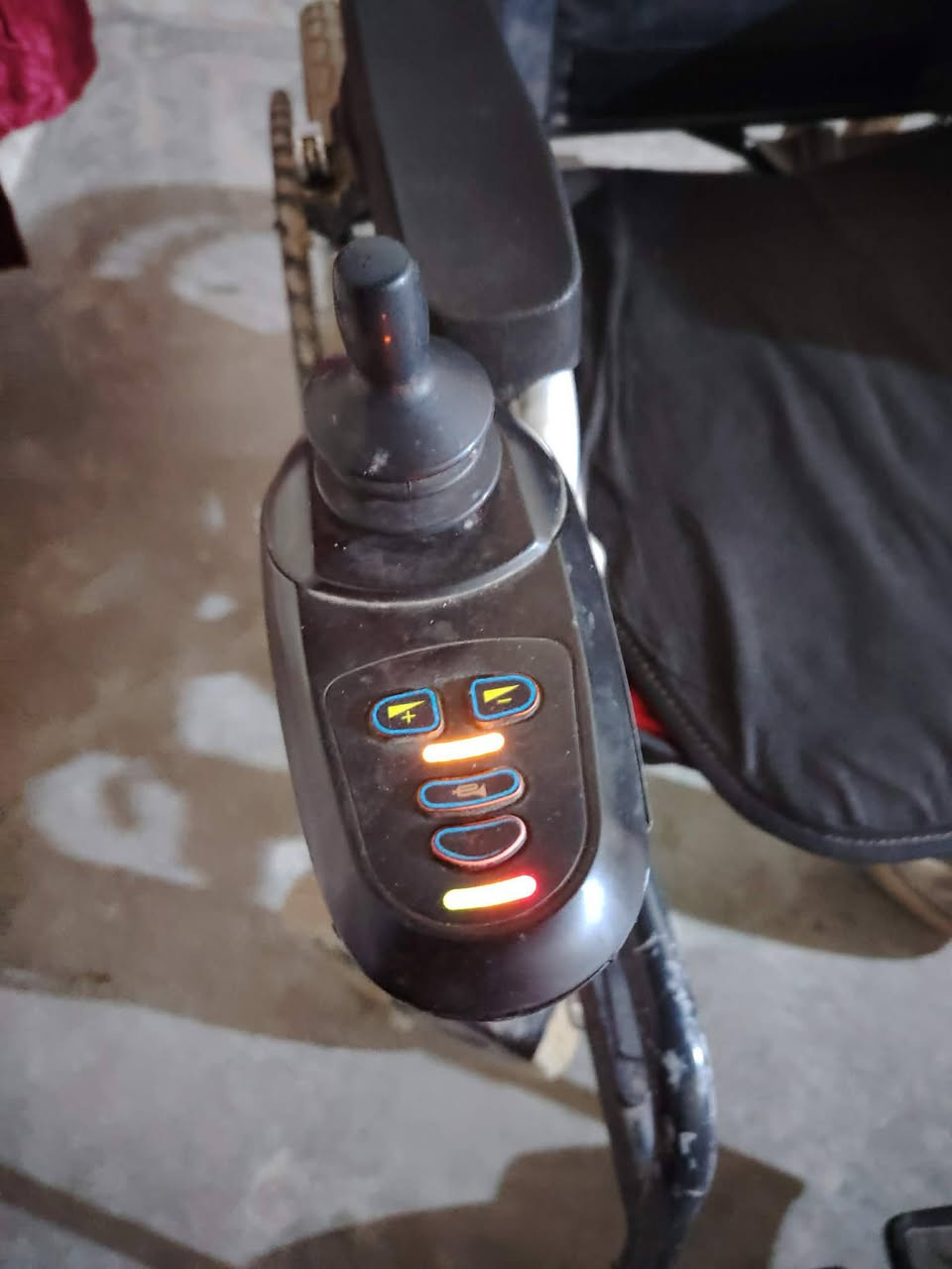 ملاحظ مكلف بنشر عربانه مستخدمه شيغليل مناسبة صلاح الدين ***********
