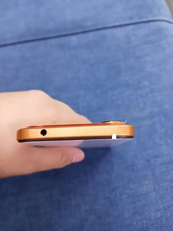 موبايل 17 برو ماكس كوبي ذاكرة 256 دبل سيم بعد ما مفتوح من الكارتون ولا مستخدم سعرو 120 الف


**إذا كنت صاحب هذا الإعلان وتريد حذفه لأي سبب، رجاءا أرسل رسالة إلى الدعم الفني**