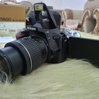 نيكون D5600 • عدسة 18-55 • شاتر 24ألف