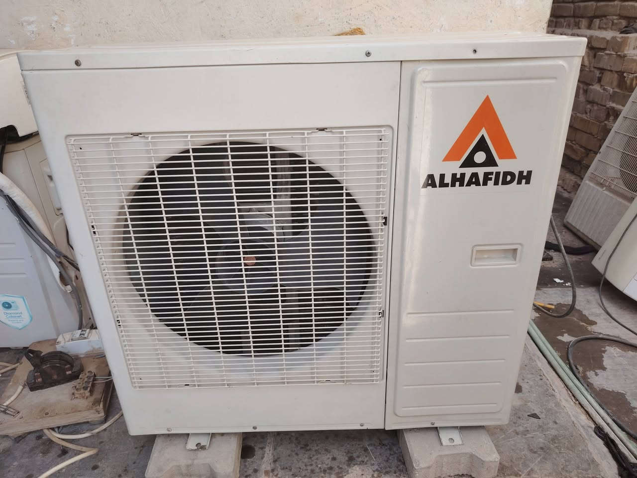 سبلت الحافظ 3طن بلادي ماداخل تصليح تبريد ثلج على فحص السعر 600شراي اتصل ***********واذا عندك سبالت مكيفات للبيع اشتري
