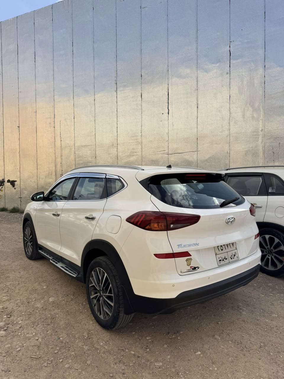 تحيه طيبه …..
للبيع هونداي توسان 2019
خليجي وارد كوري 
ماشيه 90 الف كيلو متر 
رقم سليمانيه وبأسمنا 
مواصفات(بصمه-كشن السائق كهرباء-مري شفط-شاشه ايباد-كامره-ويل كب كروم-اشاير بالمري……الخ)
السياره جديده ومكفوله ماعدا بيها حالوب خفيف جداً 
والسونار مرفق مع المنشور 
مكان السياره ديالى خانقين 
للاستفسار *********** او ***********
