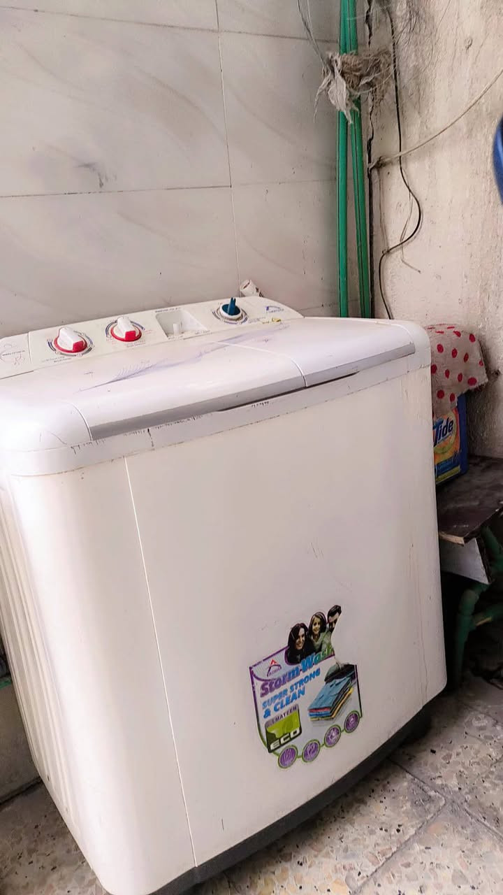 مغسله للبيع وغساله وبراد الشرايه يراسلني او يتصل ***********
