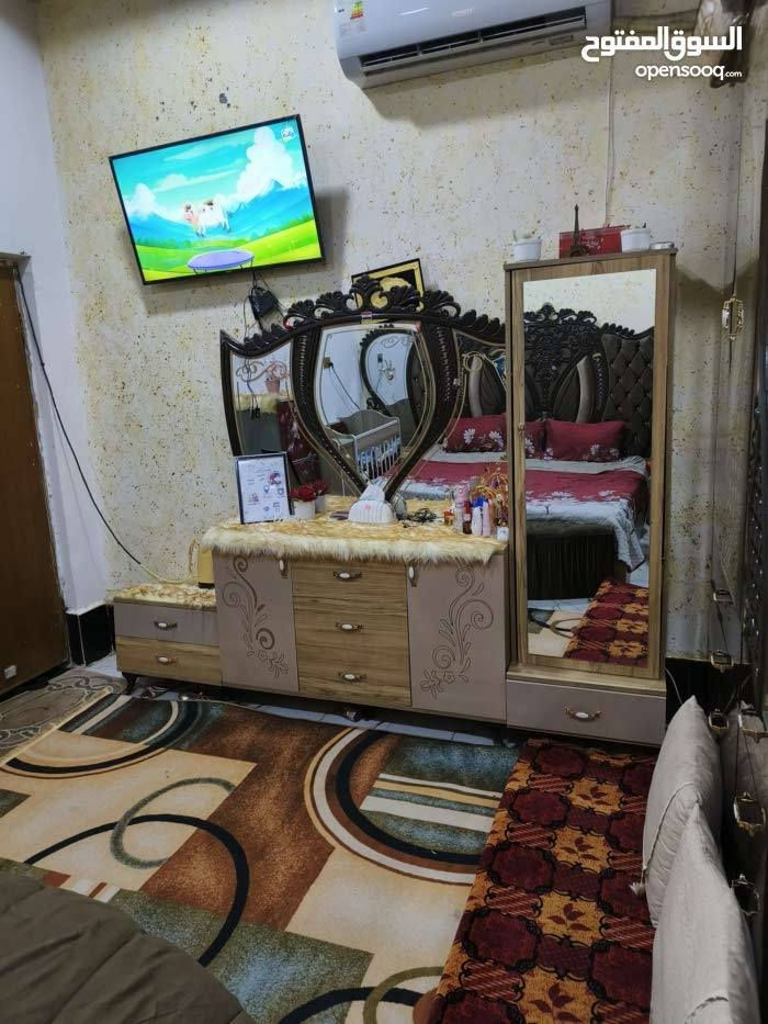 السلام عليكم غرفه تركيه للبيع نضيفه السعر750وبيه مجال قليل مكاني بصره هارثه رقم الهاتف ***********
