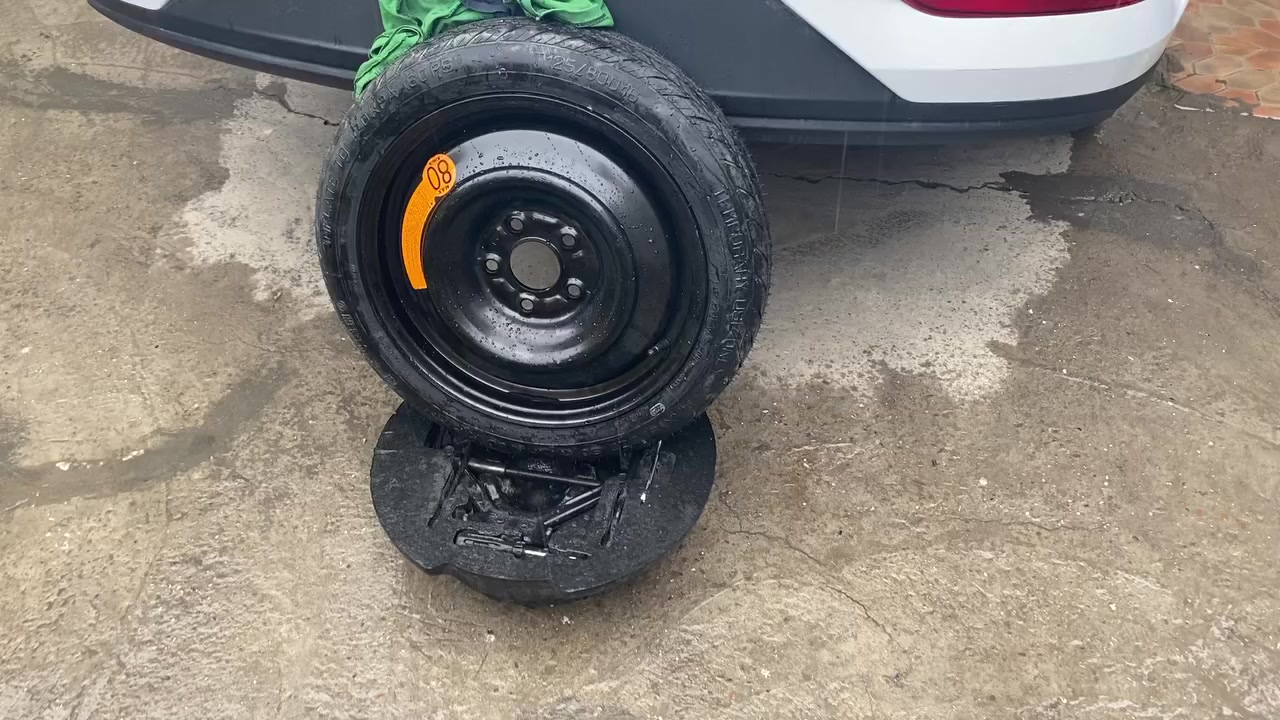 السلام عليكم يوجد لدينا ‏أغراض بي واي دي تاير اسبير +جك مع الفلينه  السعر 65عرض خاص رقم واتساب ***********
