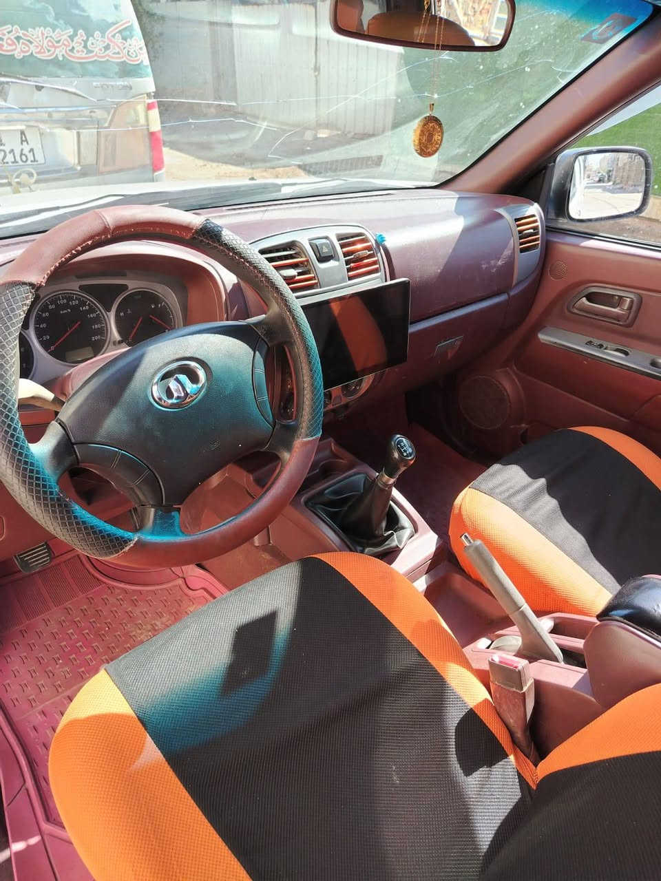 سلام عليكم كريت وال 15 مكفوله من الصبغ بيها بس بارد سياره جاهزه مابيه نقص تبريد جديد تخم تاير جديد رقم بغداد مكاني البياع حي الرساله *********** السعر 80
