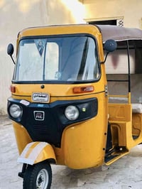 للبيع 20 شهر 12 لوحه وسنويه نكليزي تكتك كفاله عامه تاير جبلي كاملة شرا...