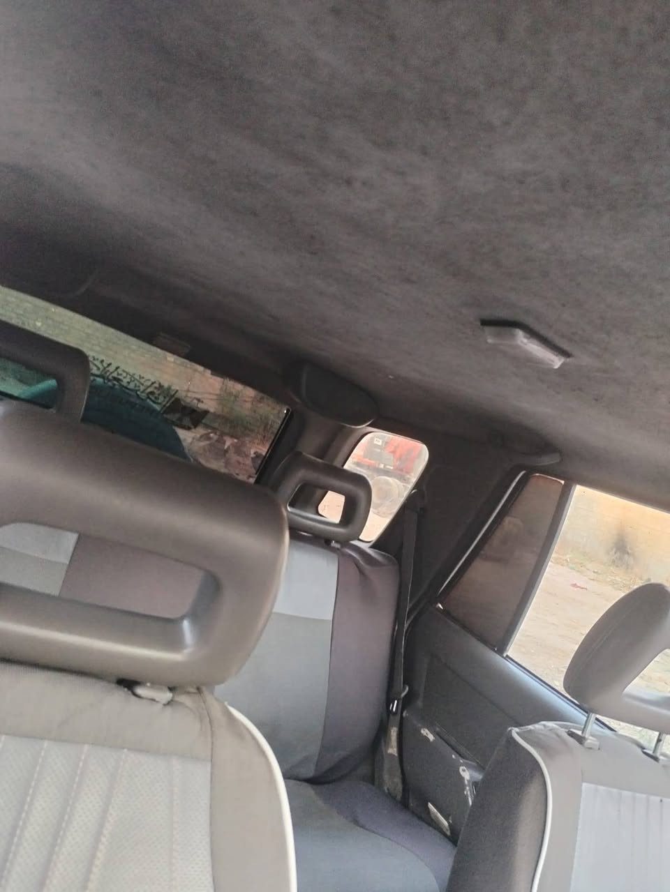 السلام عليكم للبيع فقط ازوزة موديل 97 لون ابيض رقم اربيل سنوية جدية تريد وكالة او تحويل اني حاضر السيارة جديدة مكينة بطة 3000 كير ومكينة كفالة عامة صدر امامي وخلفي جديد سيارة مصبوغة عام لجمالية بدون حادث سعر سيارة 73 ورقة وبيها مجال بصيط مكان السيارة ديالى بعقوبة تقاطع السادة للاستفسار الاتصال ع الرقم ( ***********)
