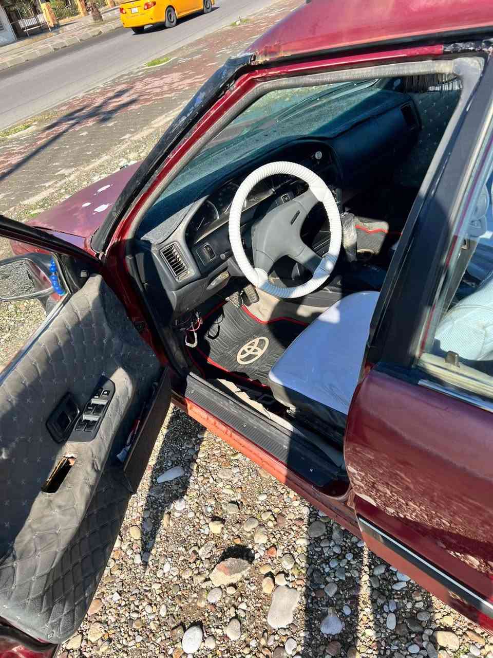 السلام عليكم كورلا ستيشن موديل 1993 كير اوتاماتيك سنويه لحد ٣٠ بطاقه بانزين بيها تدفئه تبريد ثلج 🧊 سياره عل شرط فقط ناقصها صبغ  السعر ٤٥ وبيها مجال للشراي هـ  ***********
