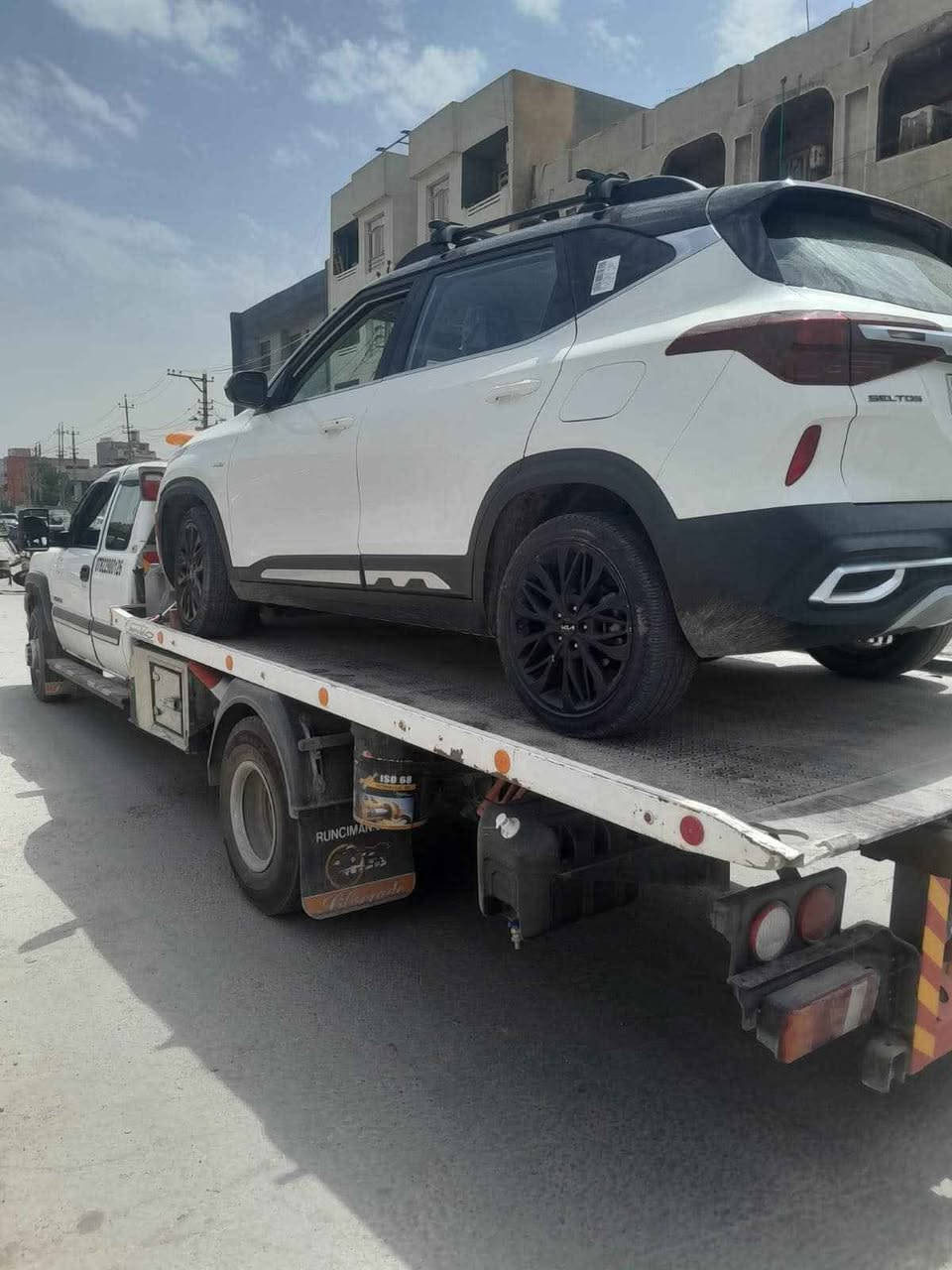 #كرين_سطحي_بغداد
لنقل جميع انواع السيارات داخل وخارج بغداد والمحافظات
《على مدار 24 ساعة 》
نقدملكم خدمة باانسب الاسعار
للتواصل على الرقم 
***********...
*********** ... بغداد, العراق
