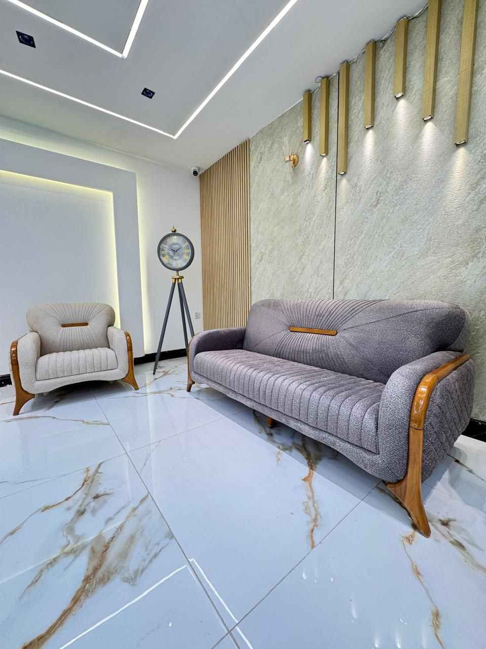 *تخم      مودرن         إيراني المنشأ*

*8 مقاعد      ولا أجمل*      🌺🌺 

*2 عدد     قنفات ثلاثيه المقاعد* 🛋️ 🛋️ 

*2 عدد     كرسي مفرد* 💺 💺 

*أجود أنواع القماش* 

*خشب زان درجه اولى* 🪵 🪵 

*شغل ممتاز*

*أرجل خشب زان*      🪵 🪵 

••     🌹    *مليون و 360

☄️☄️☄️☄️☄️☄️☄️☄️☄️☄️☄️☄️

توصيل بغداد مجاني محافظات 75
للحجز والاستفسار مراسلة الصفحة الرئيسية بغداد, العراق


**إذا كنت صاحب هذا الإعلان وتريد حذفه لأي سبب، رجاءا أرسل رسالة إلى الدعم الفني**