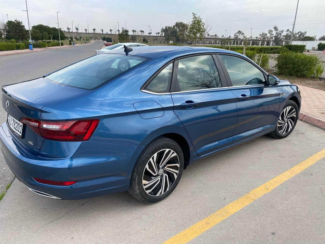 السلام عليكم
2021 VOLKSWAGEN JETTA, SEL PREMIUM
جيتا موديل 2021
للبيع
صور الحادث موجوده مع الصور صبغ باب السايق + جاملغ امامي يسار + صبغ البنيد 
أيرباك الستيرن طاك 
ماشية 50 ألف mi
رقم الشاصي 3VWG57BU2MM048740
1. كشنات جلد اسود تدفئه وتبريد وستيرن تدفئه
2. كشن السائق كهرباء وخزن ٣ وضعيات 
3. رادار ٣٦٠ درجه امامي جانبي وخلفي مع توقف ذاتي 
4. تحديد مسار خطوط الشارع AUTO ASSIST
5. ويل كب بريميوم ويل
6. تشغيل عن بعد بواسطه الريمونت
7. كيج الكتروني وهاند بريك الكتروني
8. اضائه محيطيه ١٠ الوان للداخل لكل السياره مع الابواب والشاشه والكيج 
9. كاميرا خلفيه بدقه عاليه جدا مع التحكم الكامل
10. سقف بانوراما نقاط عمياء على المرايا الجانبيه
11. تدفئه المرايا
12. اربع وضعيات للقياده 
                                                      13. Auto start/Stop
14. ٤ نوافذ اوتو مع قفل مركزي والجام تقفل وتفتح بالبصمه 
15. محرك ١٤٠٠ turbo قوه واقتصاد 
16. ماسحات اوتو للمطر 
17. اللون ازرق
رقم السيارة أربيل
شرط التحويل 
مكان السيارة أربيل 
السعر  12500$
***********
***********

