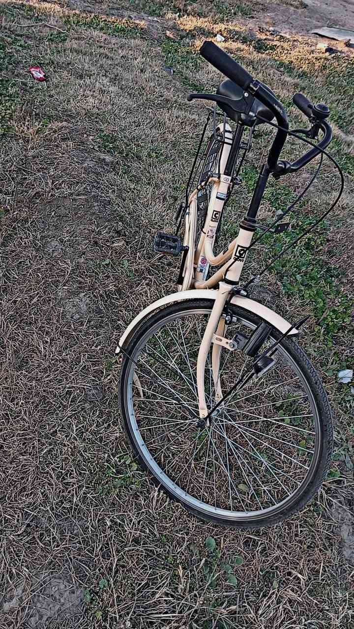 السلام عليكم باسكل بناتي حجم 26كولف مستخدم قليل موديل 22 سعر 125بي مجال للاستفسار ***********1
