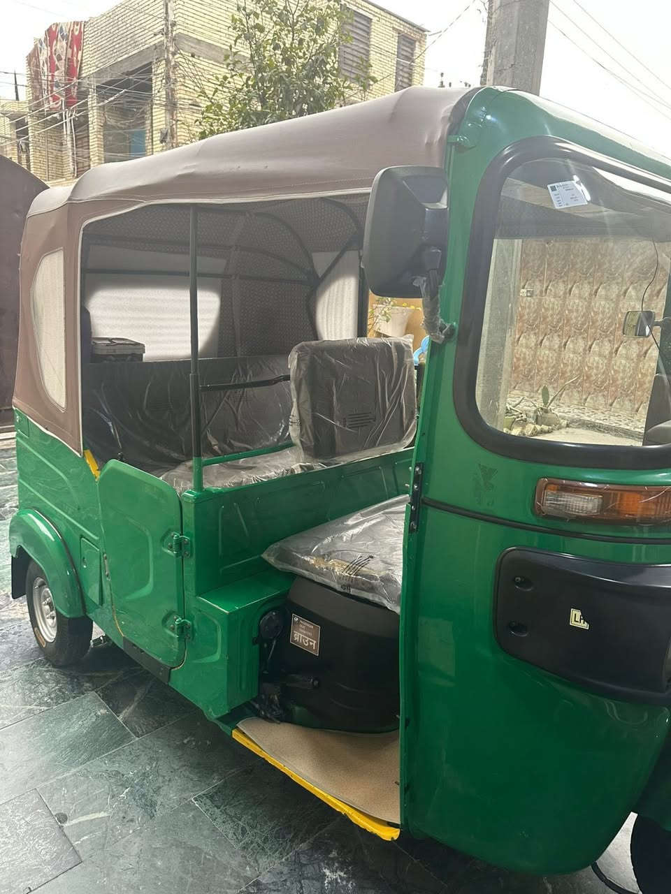 السلام عليكم شباب تكتك 22رقم وسنويه
كفاله عامه مكاني بغداد تقطع درويش ***********
