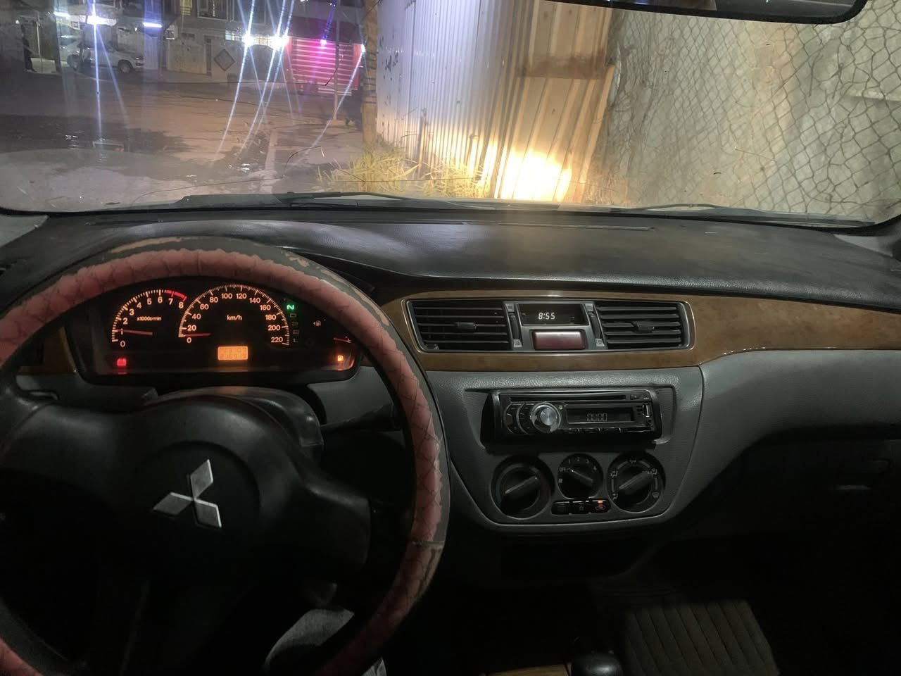 السلام عليكم من رخصة الادمن لانسر  2007 رقم صدامي بغداد بااسمي محرك يبخر وبيهه نواقص سعر 40 وبيهه مجال *********** واتساب موجود اتصل وافتهم تفاصيلهه مكاني بغداد شعب
