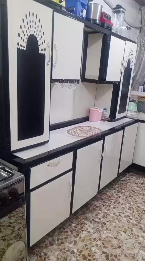 كاونترات عدد 2واحد تفصال ثكيل واحد من السوك الابيض مترين ملحق وبمتر ونص سنك مرمرة والجوزي ثكيل تفصال فقط سنك


**إذا كنت صاحب هذا الإعلان وتريد حذفه لأي سبب، رجاءا أرسل رسالة إلى الدعم الفني**