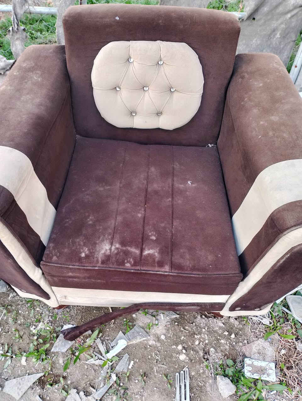 تخم عشر مقاعد يحتاج تصليح السعر مناسب 40 الف مقابل أسواق برتقلله الجاير


**إذا كنت صاحب هذا الإعلان وتريد حذفه لأي سبب، رجاءا أرسل رسالة إلى الدعم الفني**